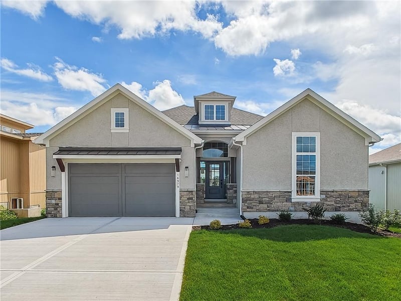 16979 Cheshire St, Olathe, KS 66062