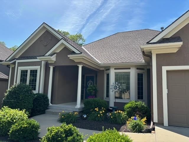 8830 Glenwood Ave, Kansas City, MO 64157