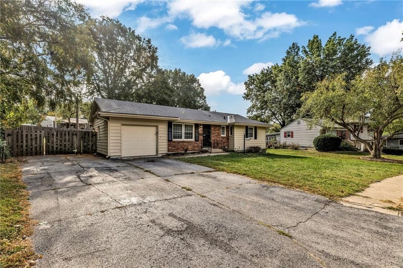 16409 31st St, Independence, MO 64055