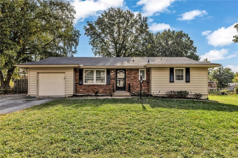 16409 31st St, Independence, MO 64055
