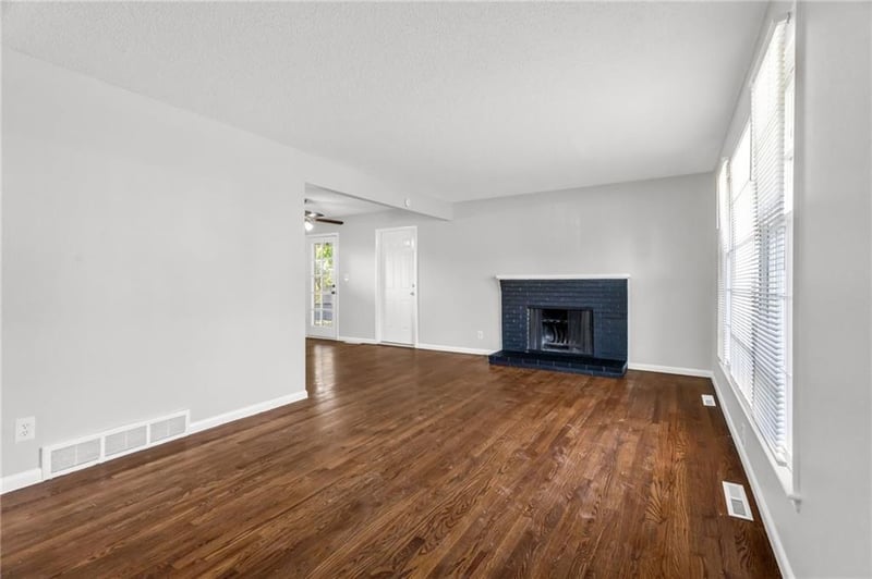 3300 Chippewa Dr, Kansas City, MO 64116