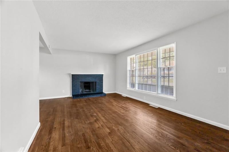 3300 Chippewa Dr, Kansas City, MO 64116