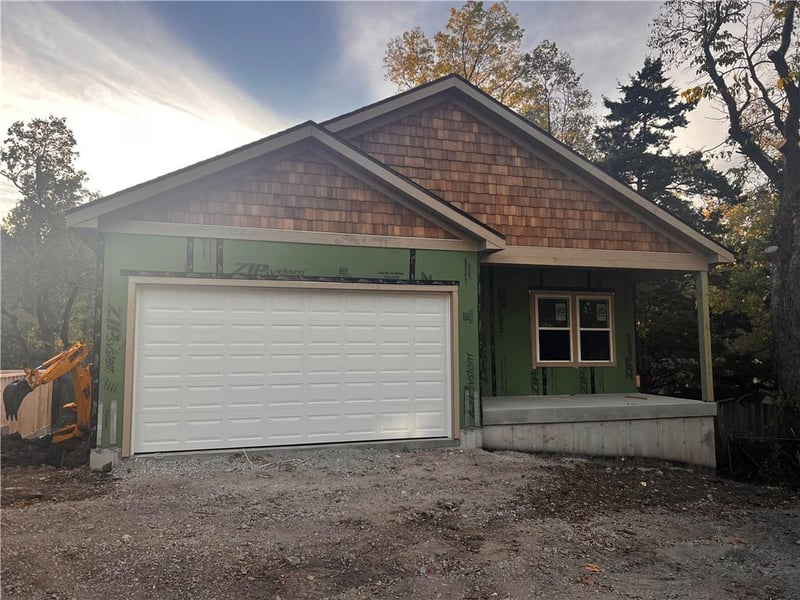 5024 Fontana St, Roeland Park, KS 66205