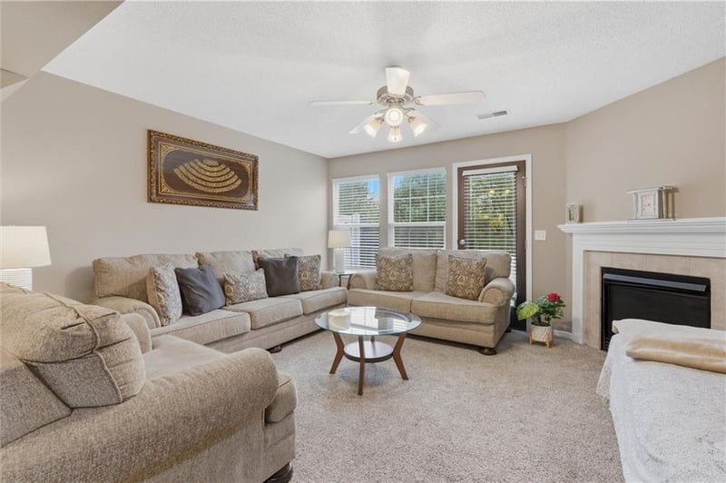 4421 83rd St, Kansas City, MO 64119