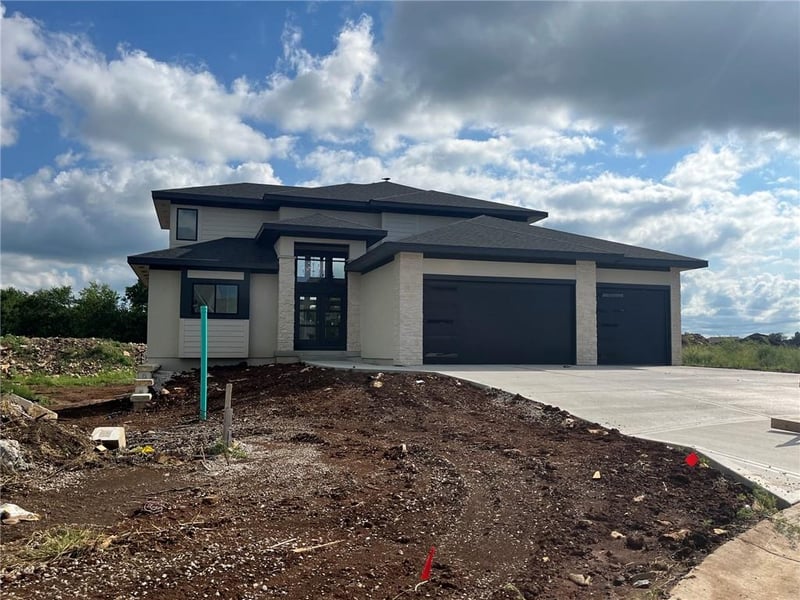 11803 181st Ter, Overland Park, KS 66013
