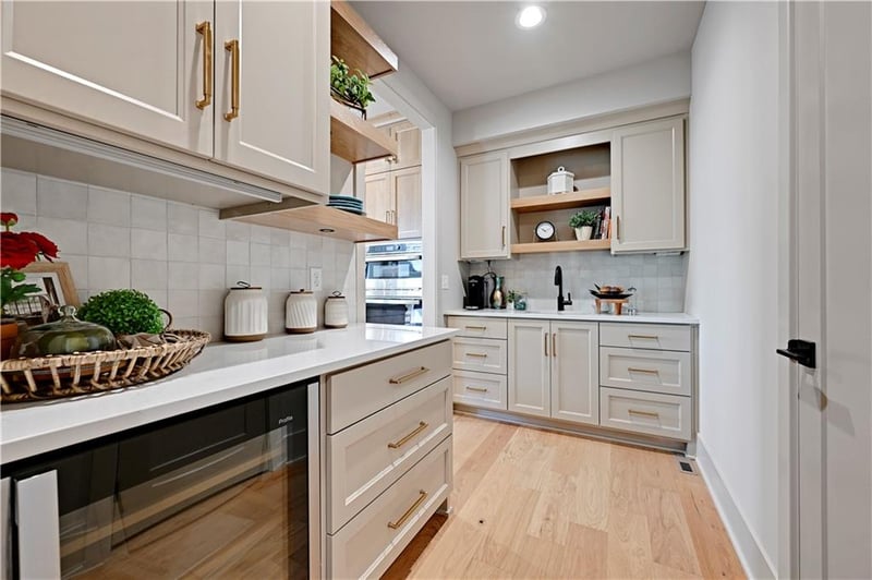 11803 181st Ter, Overland Park, KS 66013