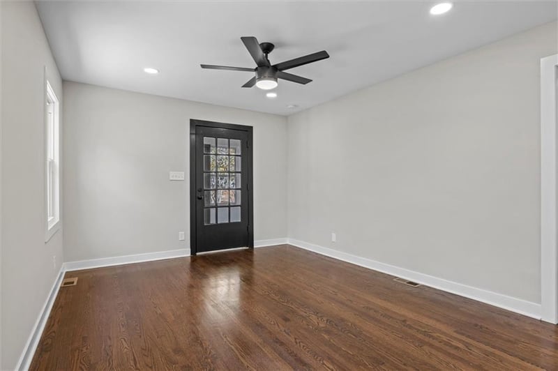 205 82nd Ter, Kansas City, MO 64114