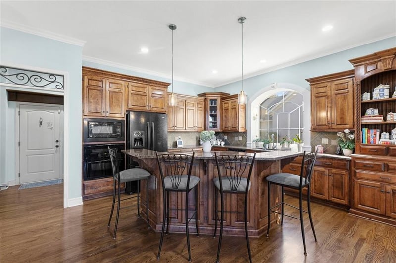 5716 W 146th St, Overland Park, KS 66223
