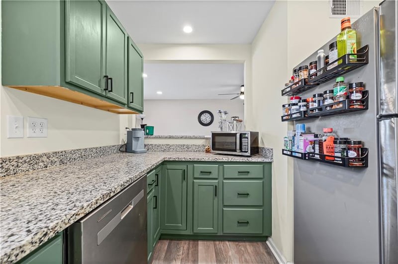 210 Maple St, Lee's Summit, MO 64063