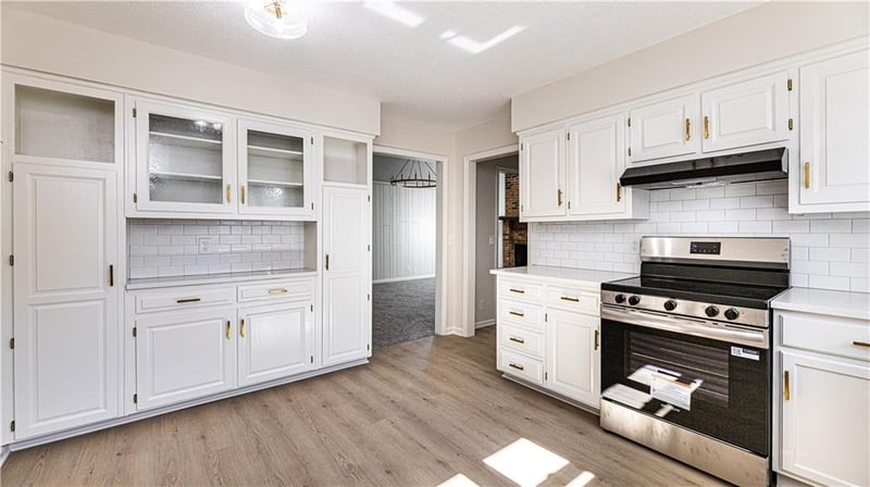 9609 83rd Ter, Overland Park, KS 66212