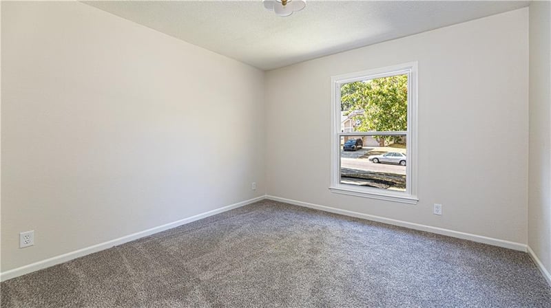 9609 83rd Ter, Overland Park, KS 66212