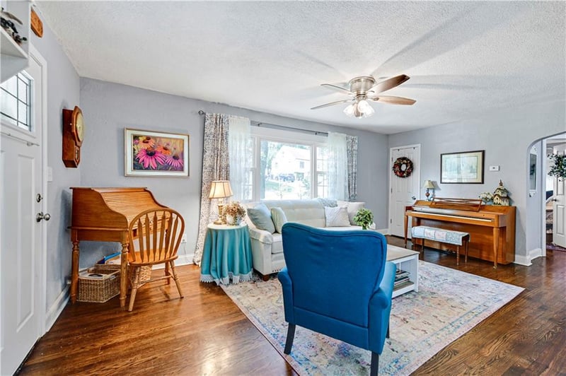 5103 Marvin Rd, Kansas City, MO 64118