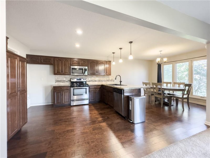 6308 82nd Ct, Kansas City, MO 64151