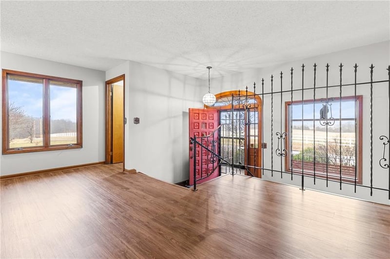 146 180th Rd, Warrensburg, MO 64093