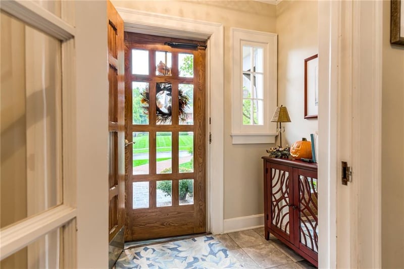 1227 Huntington Rd, Kansas City, MO 64113