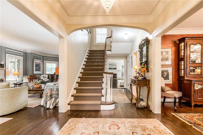 1227 Huntington Rd, Kansas City, MO 64113