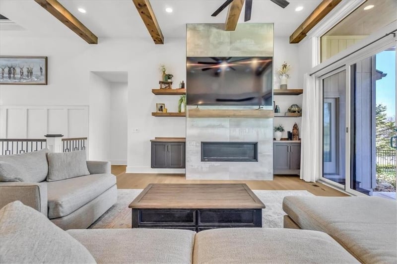 2601 Amanda Ln, Blue Springs, MO 64029