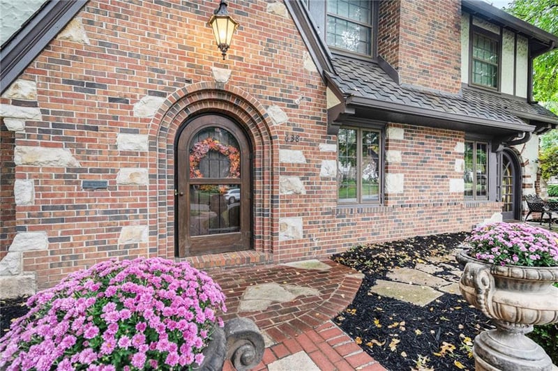 638 W 67th St, Kansas City, MO 64113