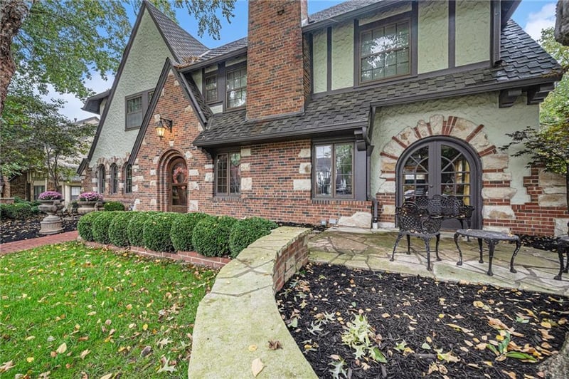 638 W 67th St, Kansas City, MO 64113
