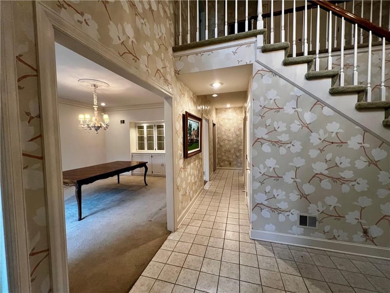 3905 W 101st Ter, Overland Park, KS 66207