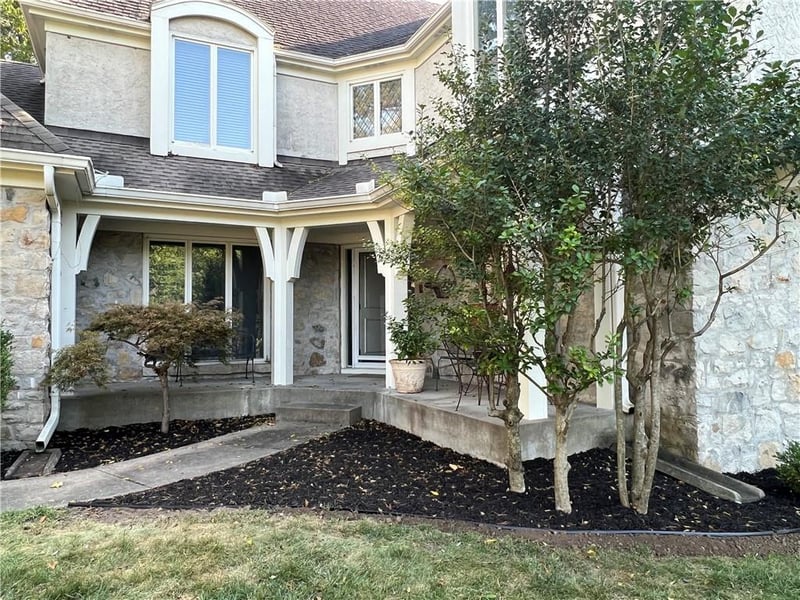 3905 W 101st Ter, Overland Park, KS 66207