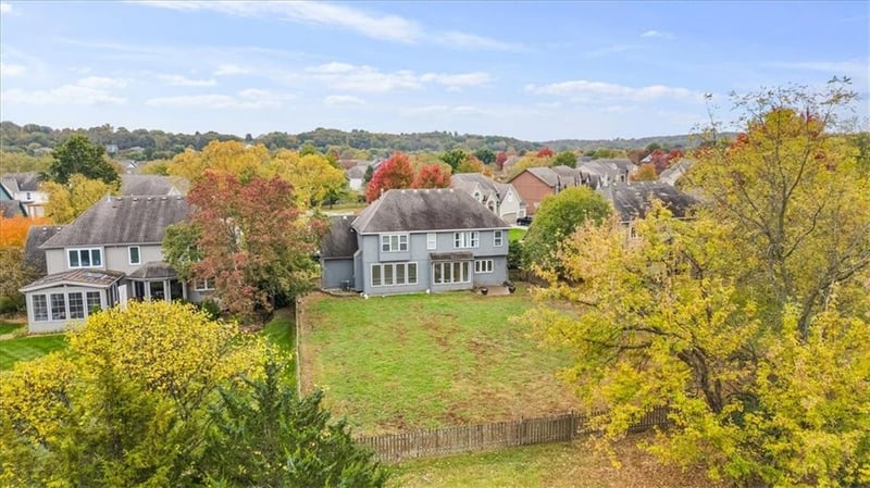 332 Parks Edge Dr, Lee's Summit, MO 64064