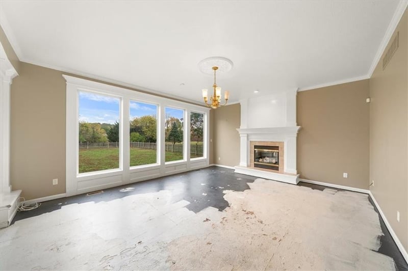 332 Parks Edge Dr, Lee's Summit, MO 64064