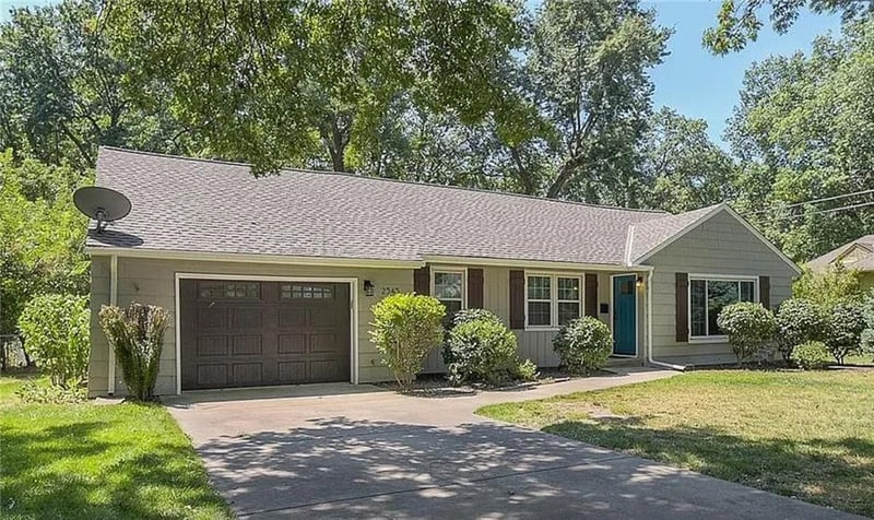 2545 W 89th St, Leawood, KS 66206