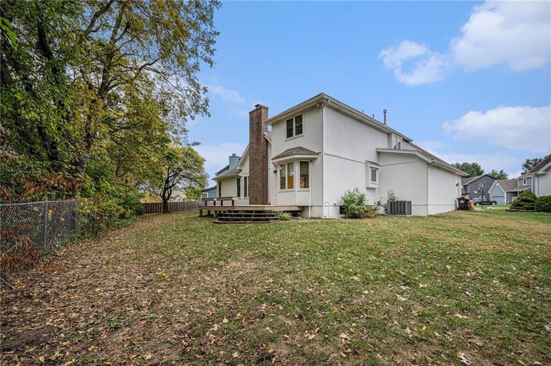 130 Somerset Ct, Lee's Summit, MO 64063