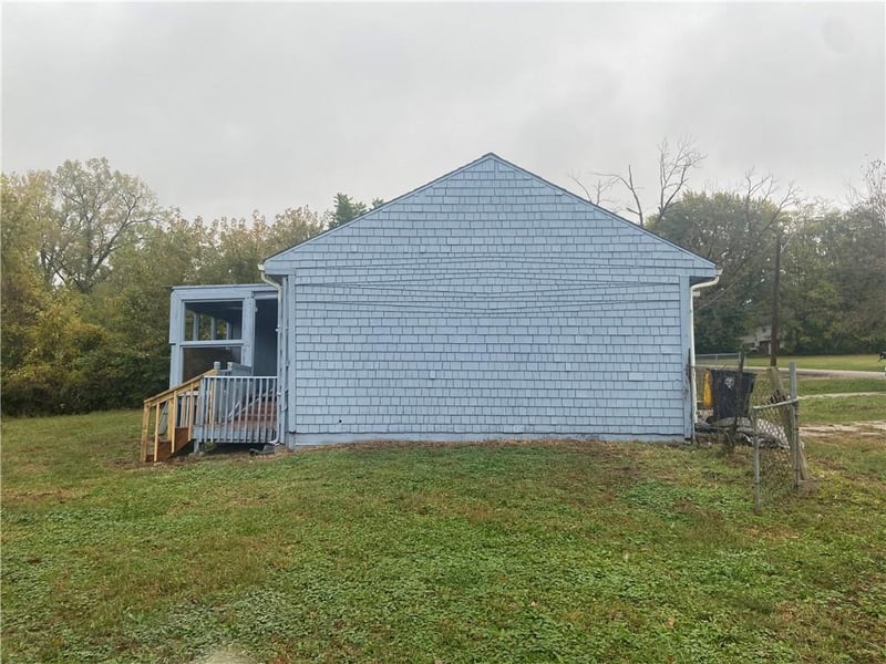 7810 66th St, Kansas City, MO 64133