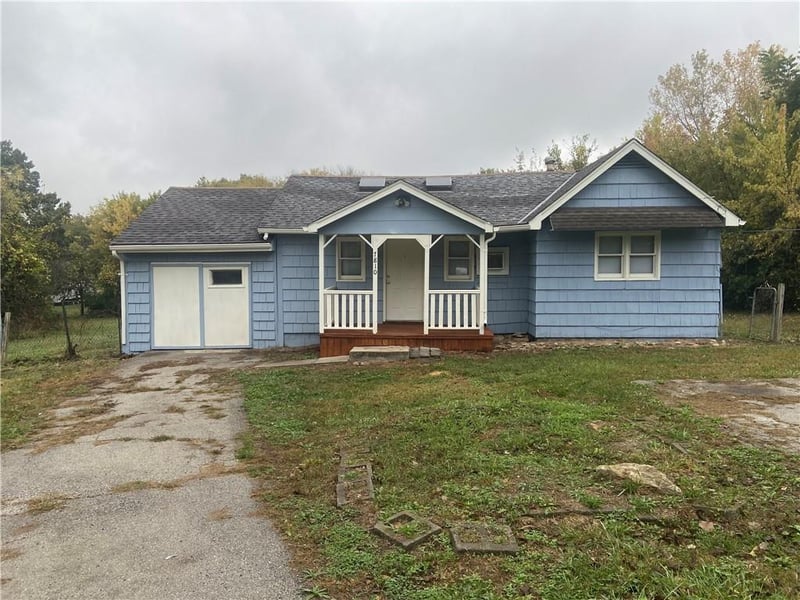 7810 66th St, Kansas City, MO 64133