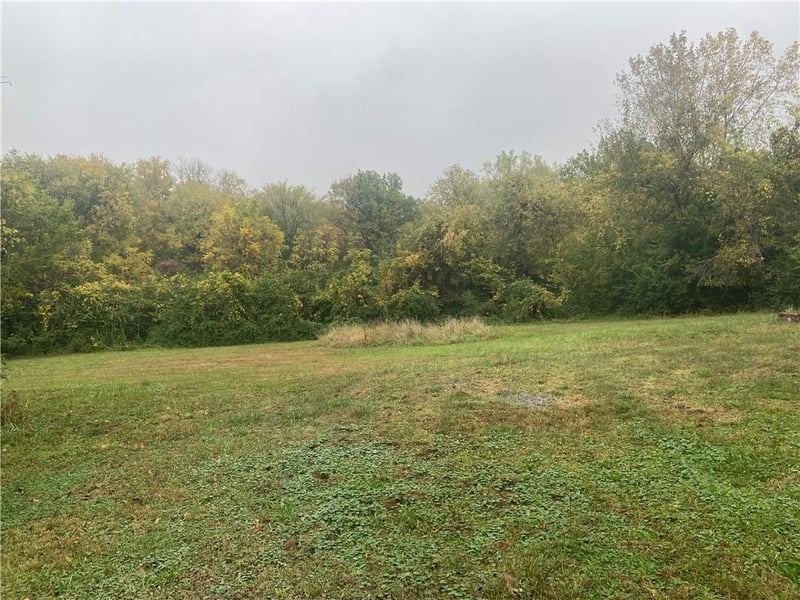 7810 66th St, Kansas City, MO 64133