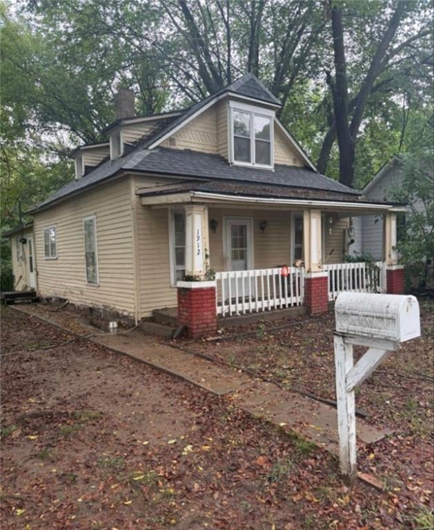 1912 Montezuma St, Leavenworth, KS 66048