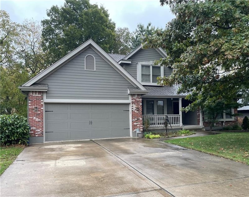 1505 Deer Ct, Lee's Summit, MO 64086