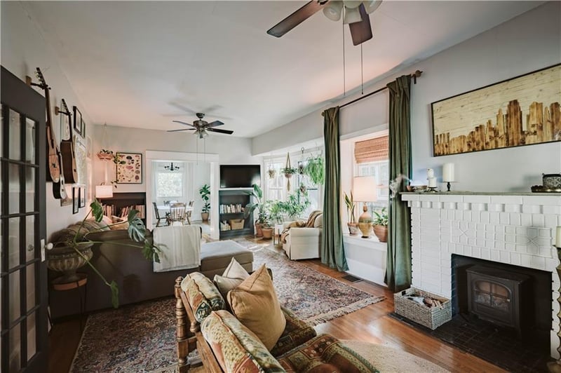 3829 Walnut St, Kansas City, MO 64111