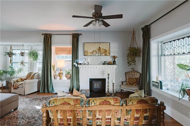 3829 Walnut St, Kansas City, MO 64111