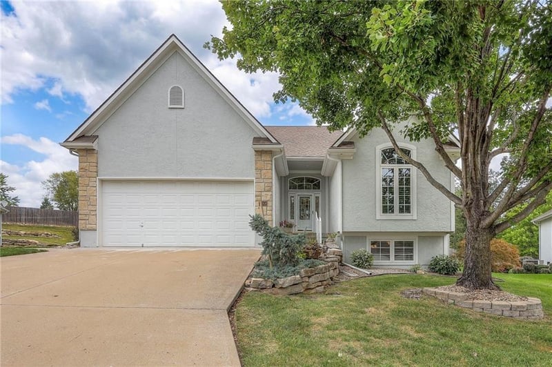 17908 29th St, Independence, MO 64057