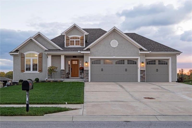 2703 92nd St, Kansas City, MO 64156