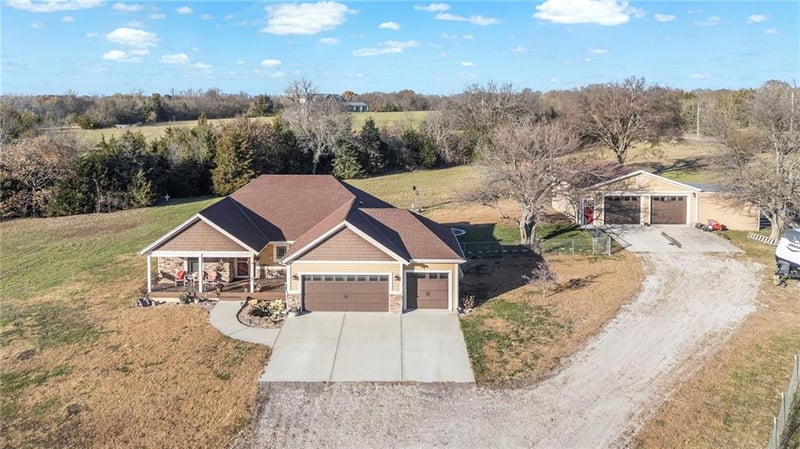 23178 W 239th St, Spring Hill, KS 66083