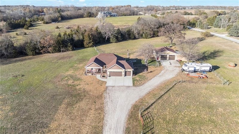 23178 W 239th St, Spring Hill, KS 66083