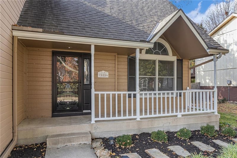 15856 Glenwood Ave, Overland Park, KS 66223