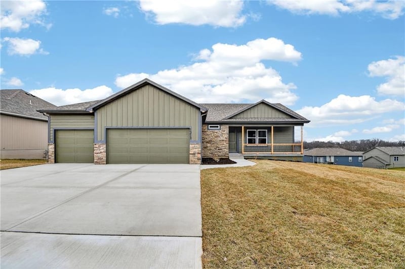 1313 Holland Dr, Independence, MO 64056