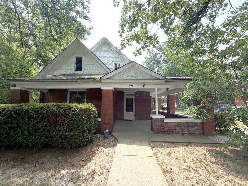 220 Benton St, Carrollton, MO 64633