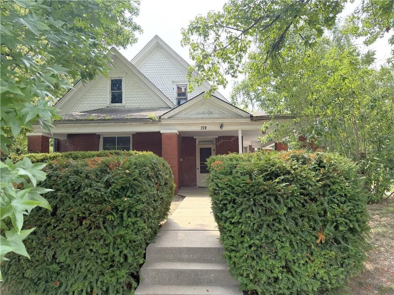 220 Benton St, Carrollton, MO 64633