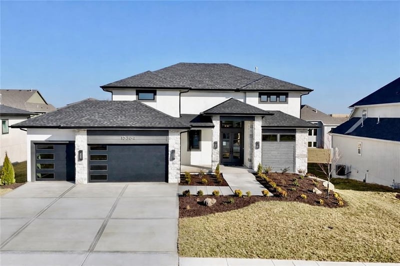 16800 Parkhill St, Overland Park, KS 66221