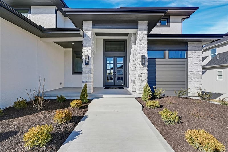 16800 Parkhill St, Overland Park, KS 66221