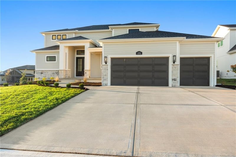 16800 Parkhill St, Overland Park, KS 66221