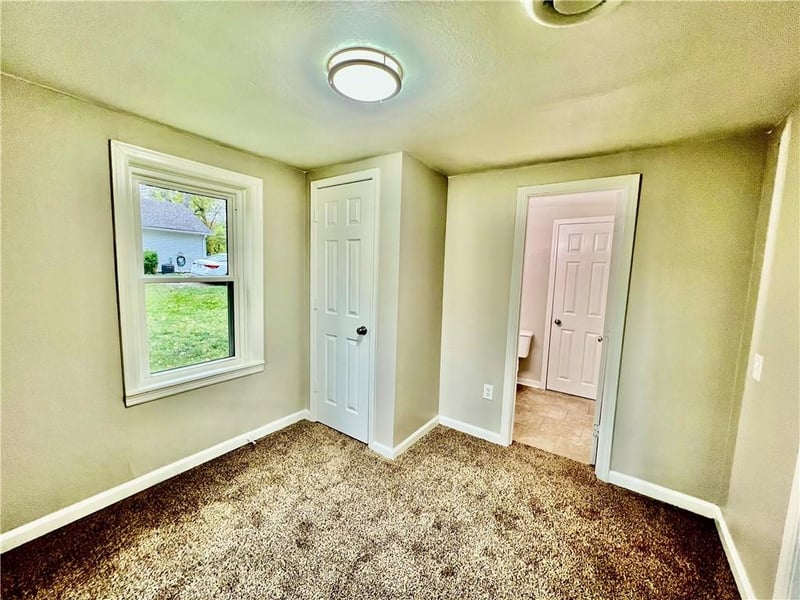 4712 46th Ter, Kansas City, MO 64117