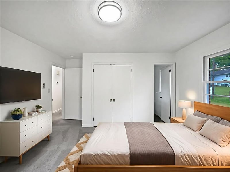 2011 49th Ter, Kansas City, KS 66104