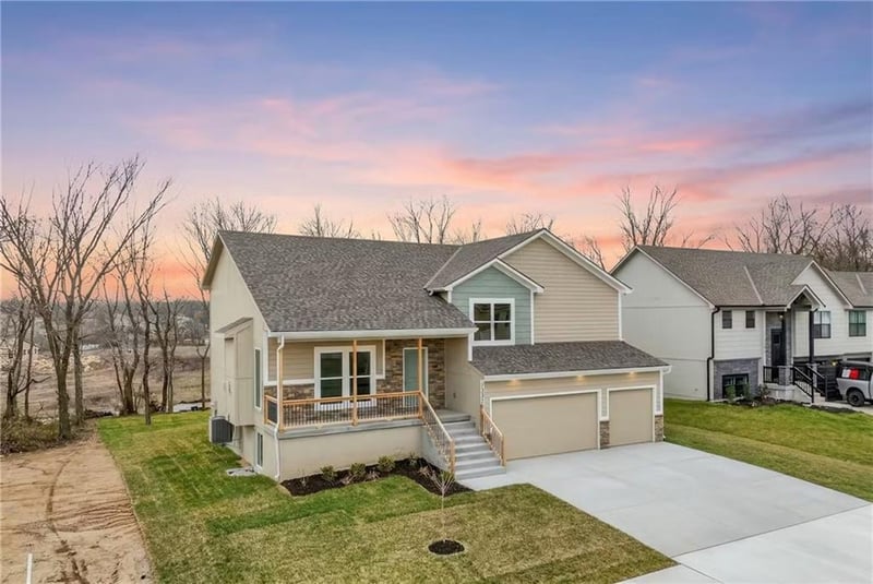 1336 Holland Dr, Independence, MO 64056